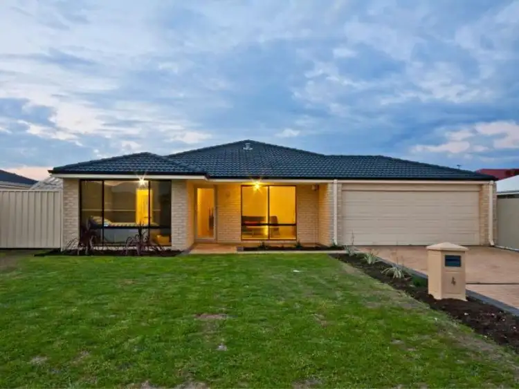 4 Maynard Way, Bertram WA 6167