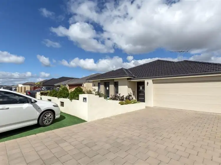 10 Chervil Bend, Wattle Grove WA 6107