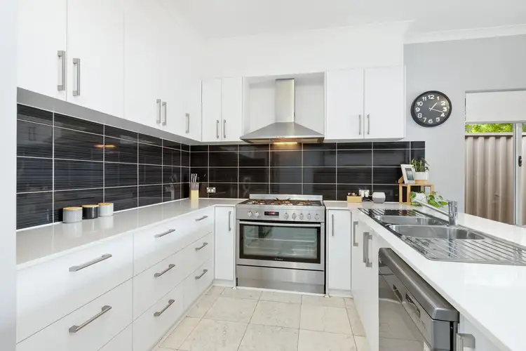 7a Harlow Place, Calista WA 6167