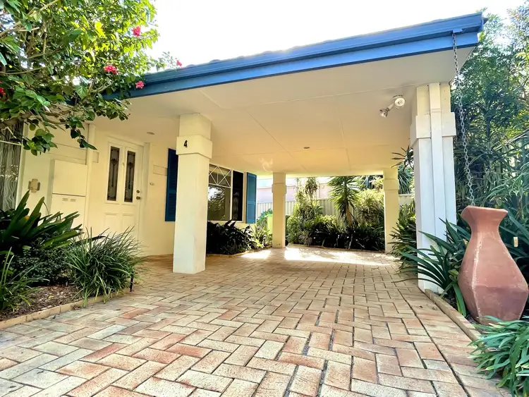 4/4 Groves Avenue, Attadale WA 6156