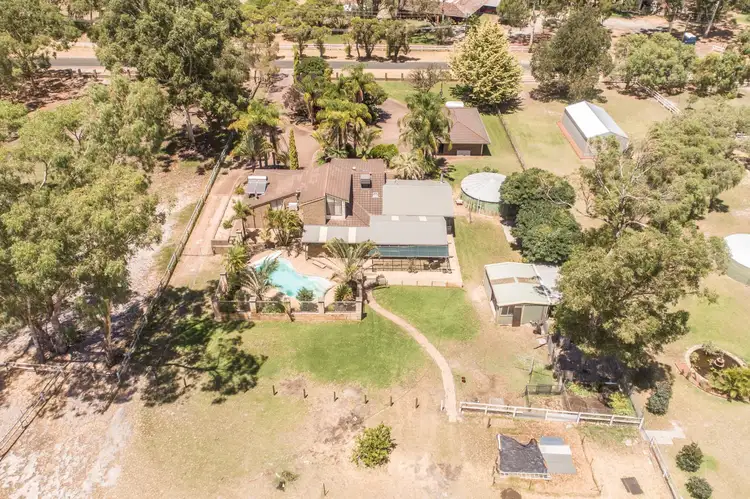 65 Craghill Way, Oakford WA 6121