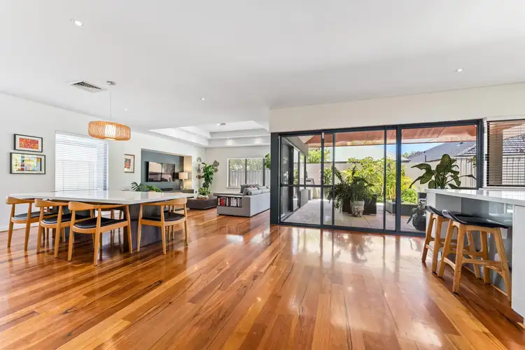 16 Grassbird Parade, Gwelup WA 6018