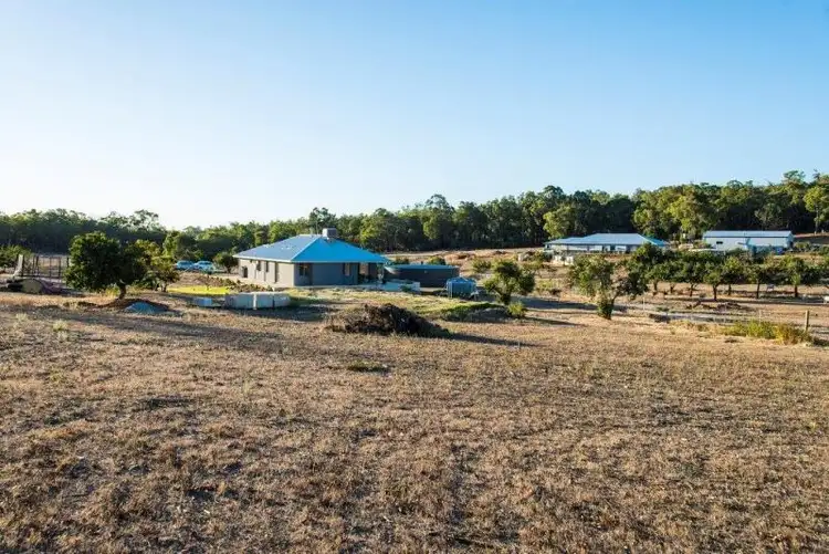 60 Osmond Glen, Sawyers Valley WA 6074
