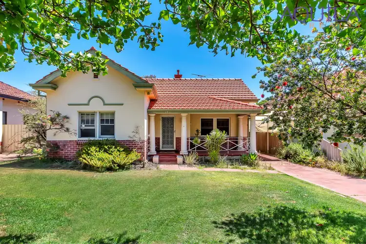 17 Willcock Avenue, Daglish WA 6008