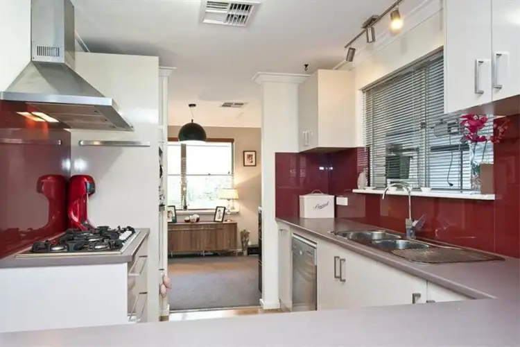 Fifth view of Homely house listing, 2 Carlyle Crescent, Duncraig WA 6023