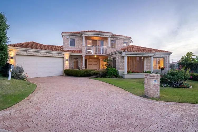 18 Sheffield Place, Hillarys WA 6025