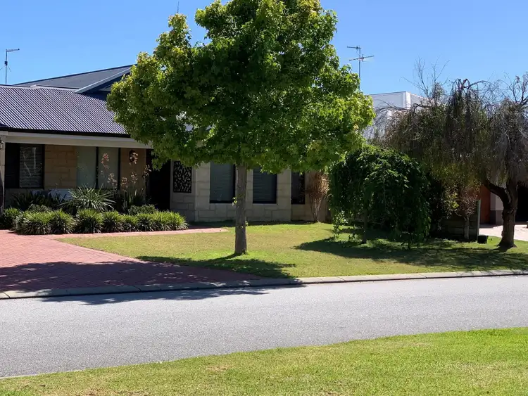 42 Glenelg Way, Meadow Springs WA 6210