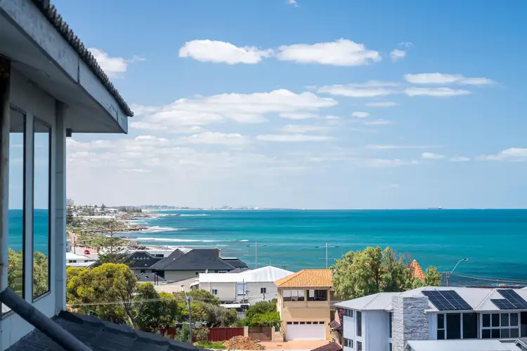 3 Clontarf Street, Sorrento WA 6020