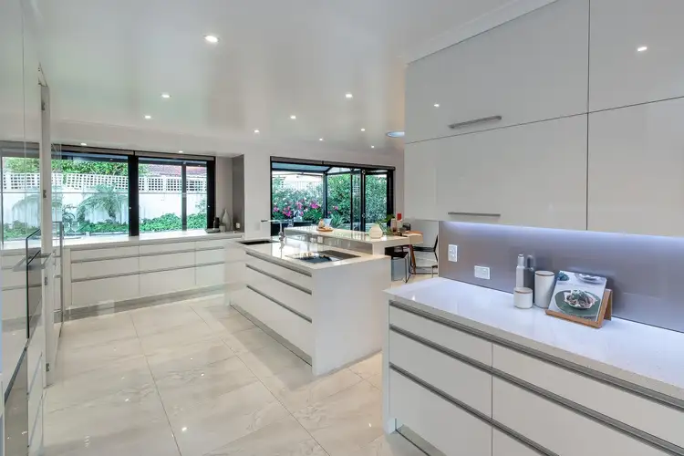 2 Redfin Crescent, Beldon WA 6027