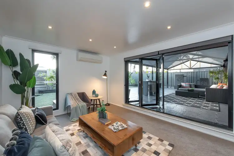 Fifth view of Homely house listing, 2 Redfin Crescent, Beldon WA 6027