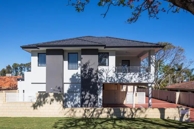4/11 Goldsmith Road, Spearwood WA 6163
