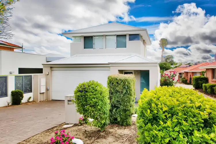 17B Moulden Avenue, Yokine WA 6060