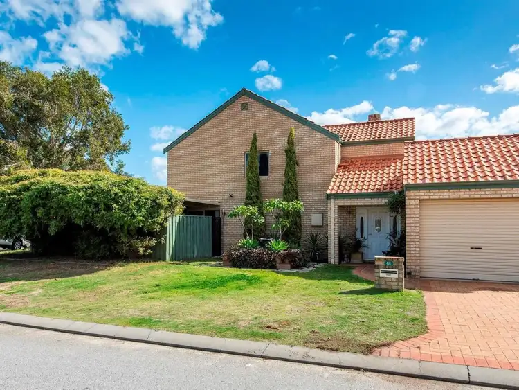48 Lakefront Circle, The Vines WA 6069