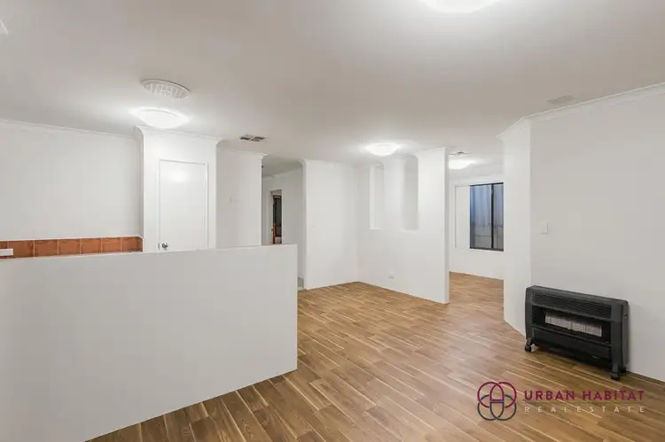 Sixth view of Homely house listing, 10 Whyatt Green, Leda WA 6170