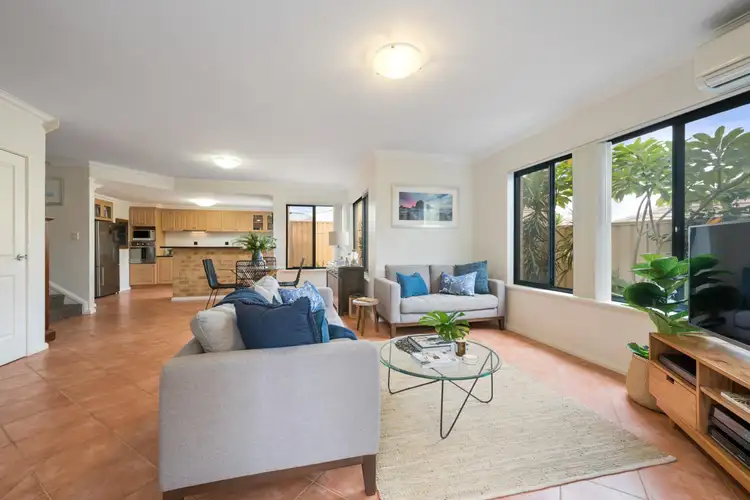 Sixth view of Homely house listing, 2/20 Crocker Way, Innaloo WA 6018