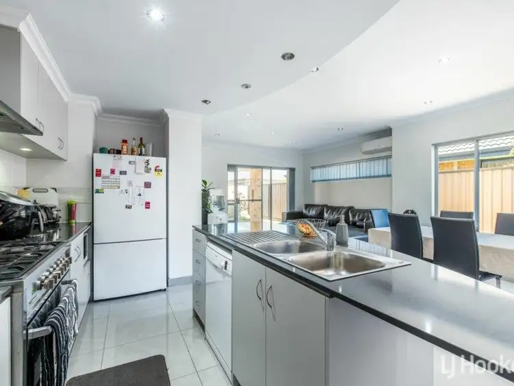 Fifth view of Homely house listing, 7 Hopkins Court, Southern River WA 6110
