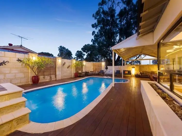 8 Faull Close, Leeming WA 6149