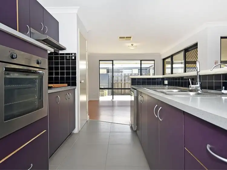 32 Coniston Drive, Ellenbrook WA 6069