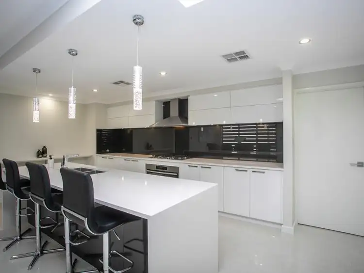 Seventh view of Homely house listing, 10 Jardins Grove, Landsdale WA 6065