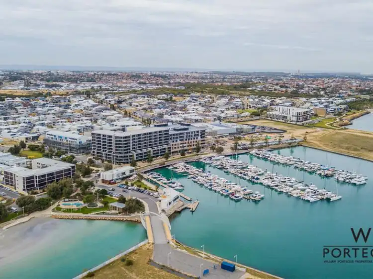 17 Chelydra Point, North Coogee WA 6163