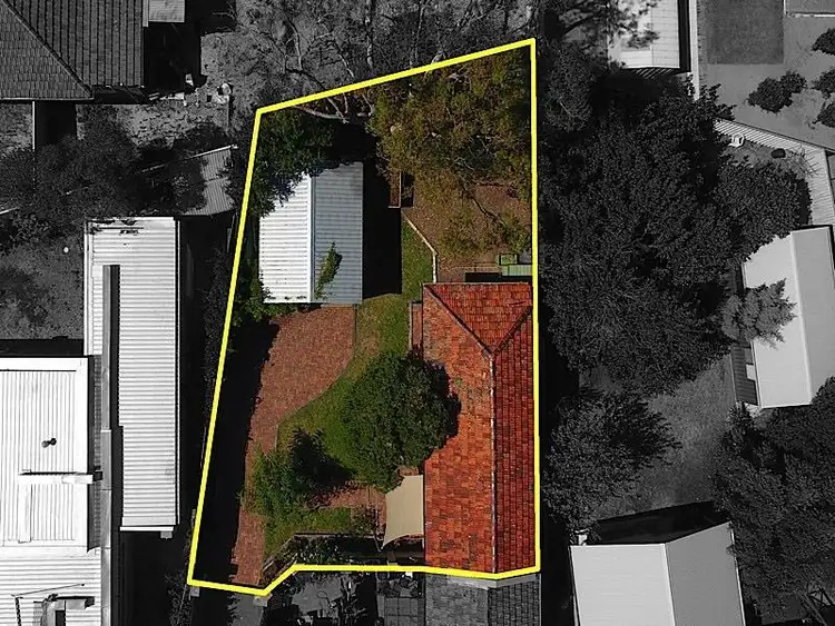 8a Bennewith Street, Hilton WA 6163