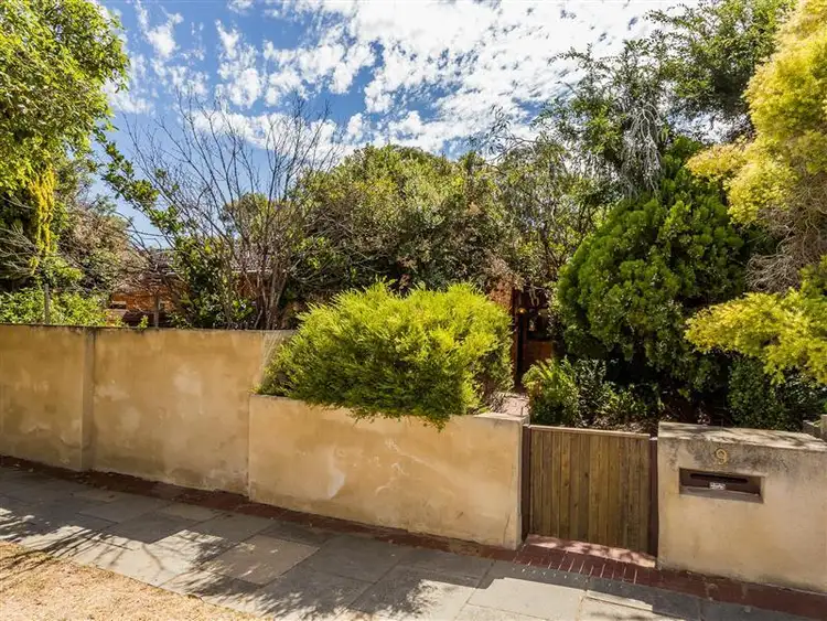 1/9 Bindaring Parade, Claremont WA 6010