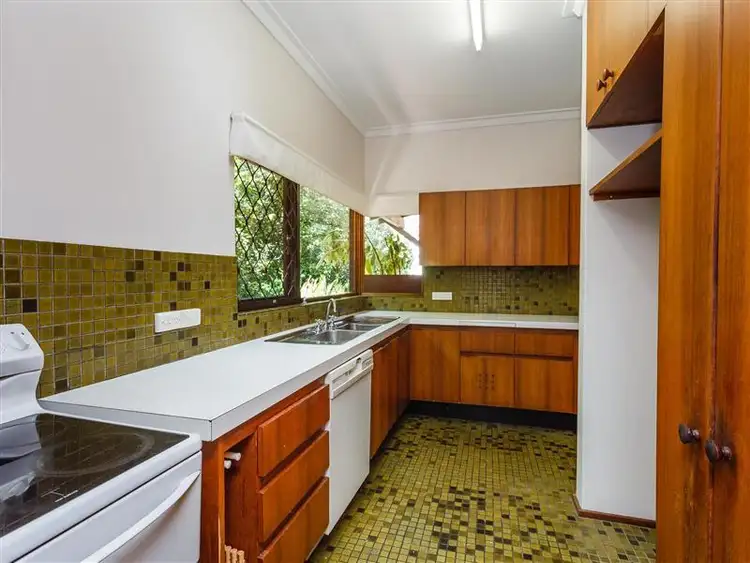 Fifth view of Homely villa listing, 1/9 Bindaring Parade, Claremont WA 6010