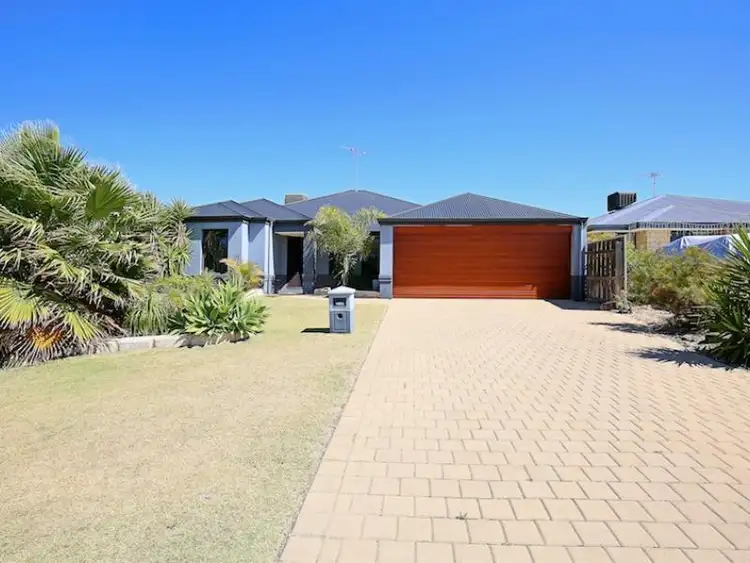213 Peelwood Parade, Halls Head WA 6210