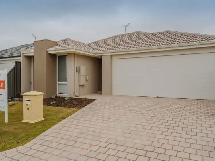 11 Avon Road, Yanchep WA 6035