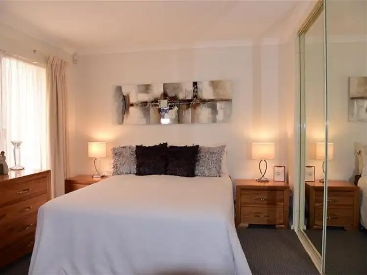 17 Hodgson  Place, Kardinya WA 6163