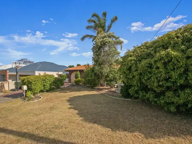 Main view of Homely house listing, 25 Davies Crescent, Kardinya WA 6163