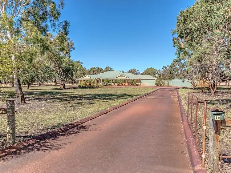 18 Meadows Way, Oakford WA 6121