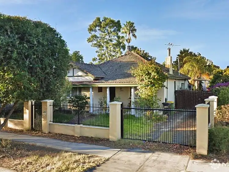 389 Belgravia Street, Cloverdale WA 6105