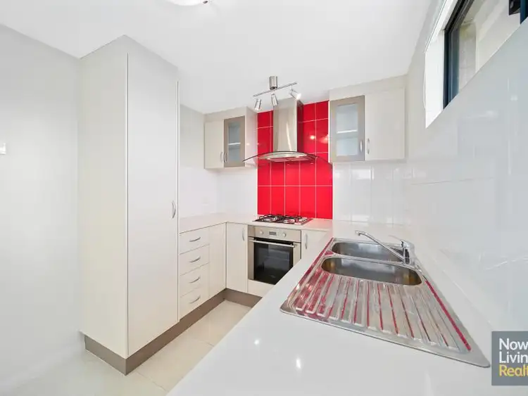 Fifth view of Homely apartment listing, 6/5 North St, Midland WA 6056