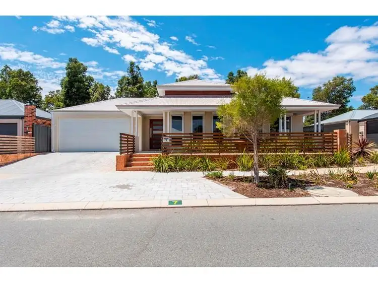 7 Yewers Drive, Champion Lakes WA 6111