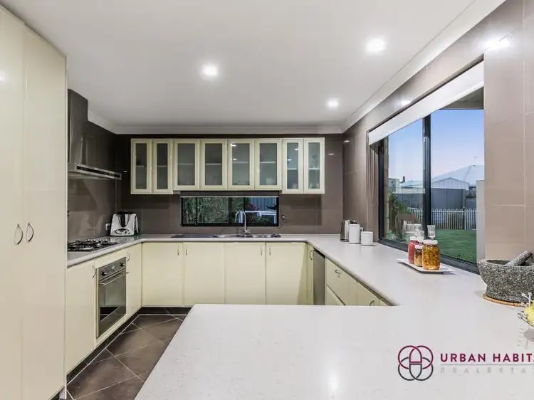 Second view of Homely house listing, 4 Berrow Place, Leda WA 6170