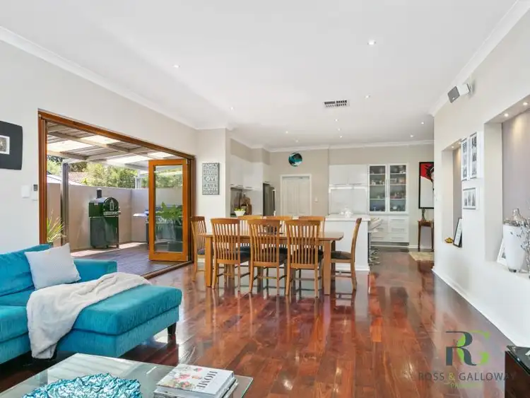 43 Holman Street, Alfred Cove WA 6154