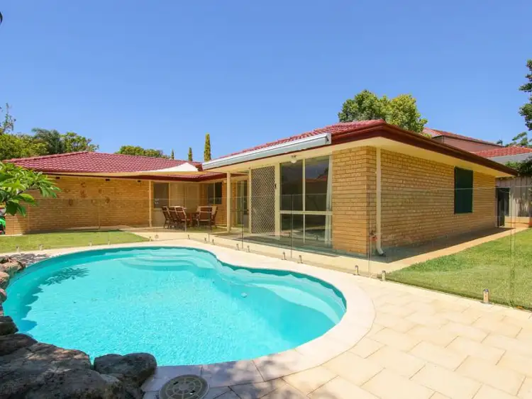 38 Parkside Avenue, Mount Pleasant WA 6153