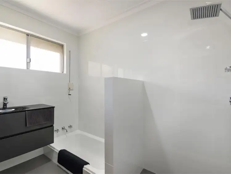 Seventh view of Homely house listing, 31 Glendower Way, Spearwood WA 6163