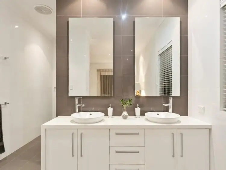 Fifth view of Homely house listing, 2 Spiderlily Mews, Karrinyup WA 6018