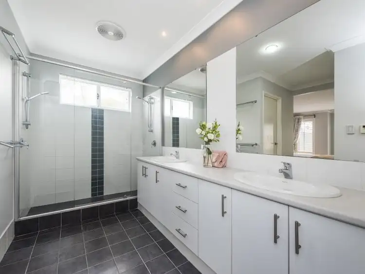 Sixth view of Homely house listing, 10 Daplin Way, Aveley WA 6069