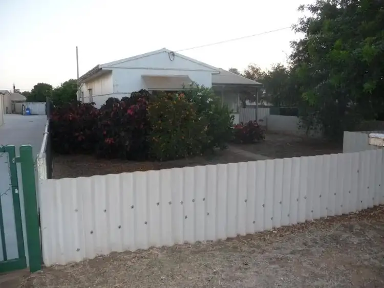 214 Place Road, Wonthella WA 6530