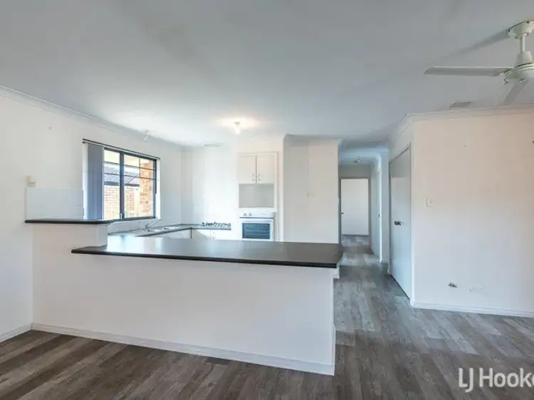 Fourth view of Homely villa listing, 27/7 Lester Drive, Thornlie WA 6108