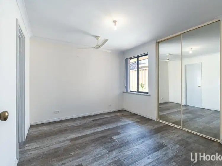 Fifth view of Homely villa listing, 27/7 Lester Drive, Thornlie WA 6108