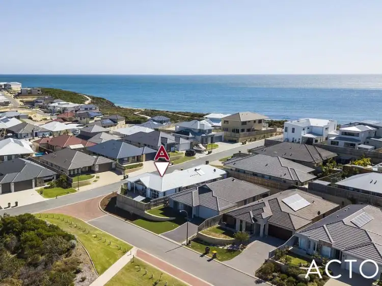 Main view of Homely house listing, 10 Vanda Pass, Halls Head WA 6210