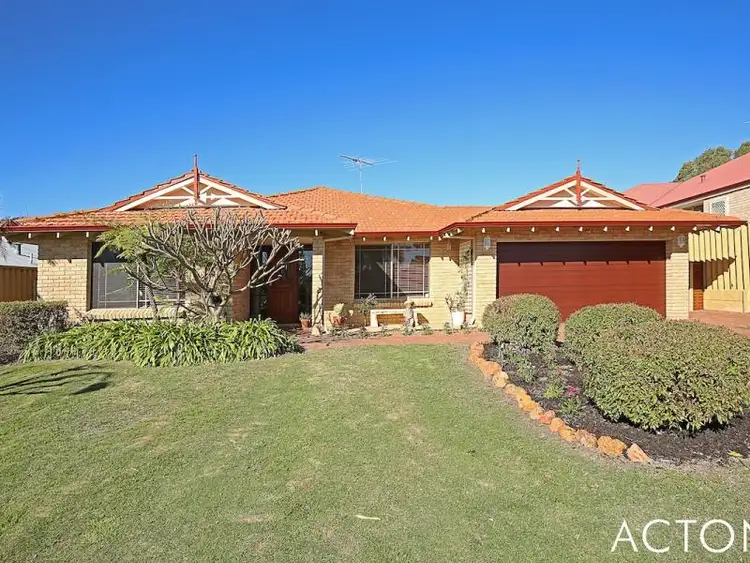 9 Hibiscus Rise, Halls Head WA 6210