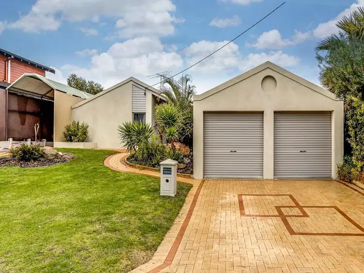 4 Sailfish close, Beldon WA 6027