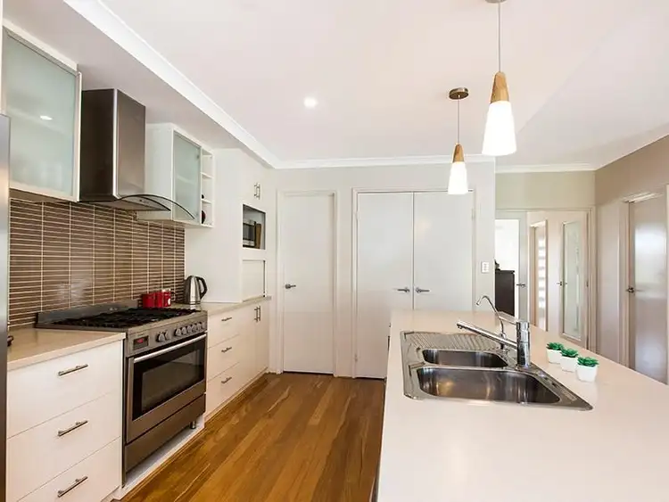 Sixth view of Homely house listing, 2 Longview Way, The Vines WA 6069