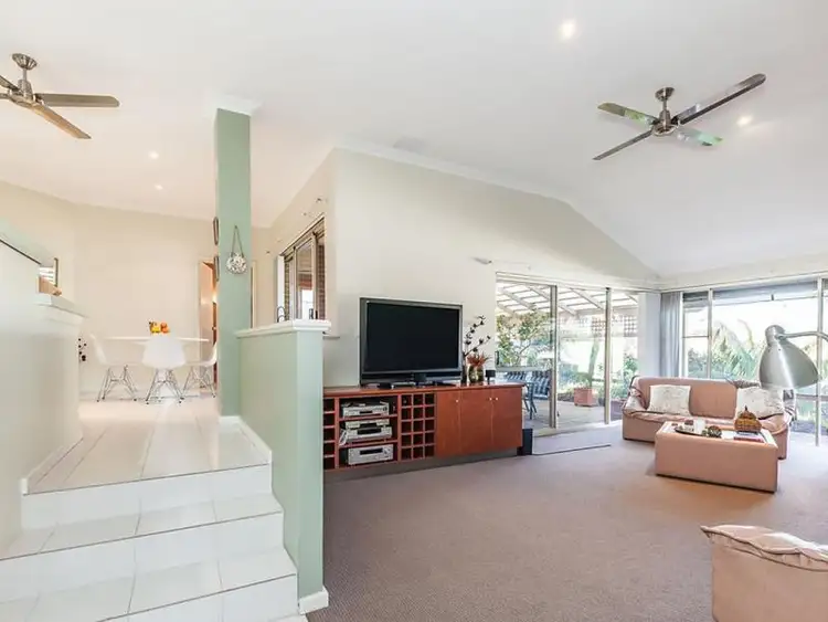 Seventh view of Homely house listing, 6 Collaroy Court, Kallaroo WA 6025