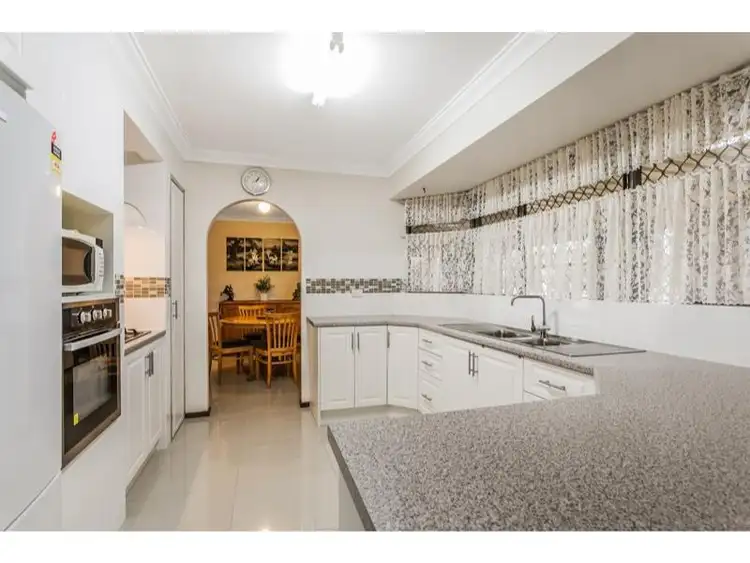 Fifth view of Homely house listing, 5 Tall Karri Close, Camillo WA 6111